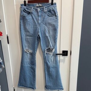 Levi’s Distressed Blue Women's Jeans Size 31 Stretch Flare